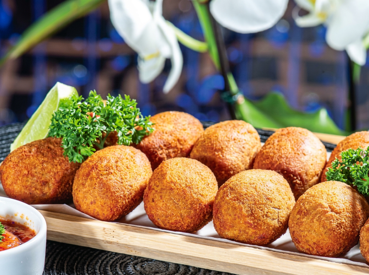 Bolinhos da casa: camarão, carne seca e bacalhau