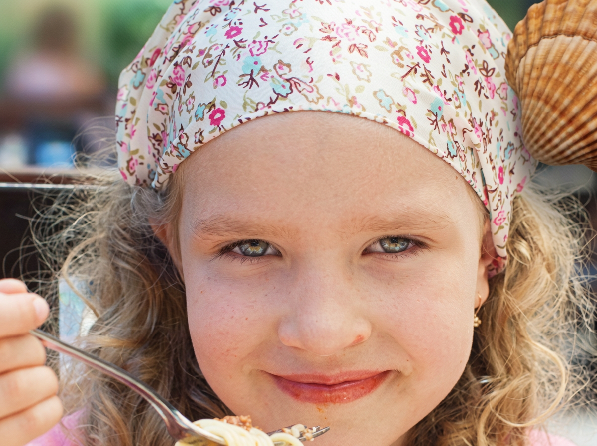 Kids massa: fettuccine ao sugo com filé mignon